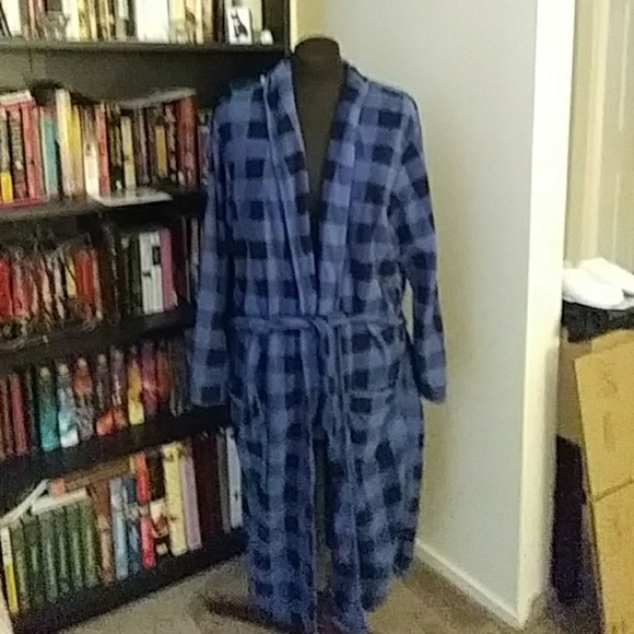 perry ellis robe
